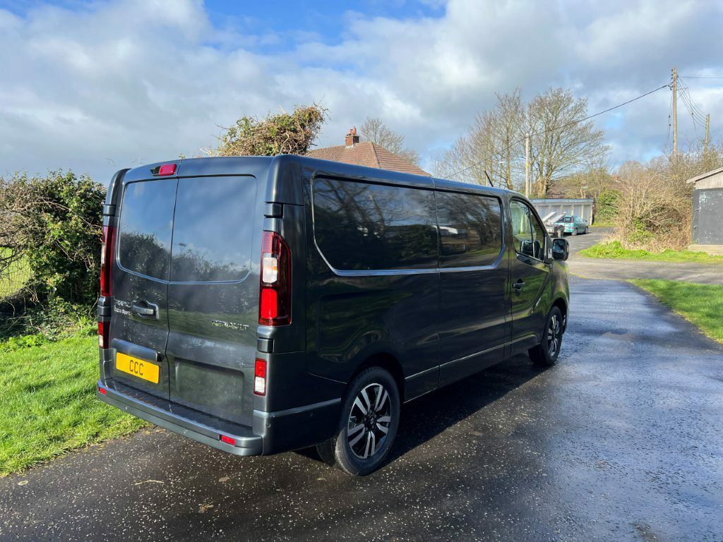 Renault Trafic 2.0 Ll30 Blue Dci 150 Extra Sport L2h1 Grey #3