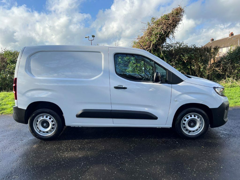 Vauxhall Combo 1.5 2300 Prime Plus 100 Swb  White #2