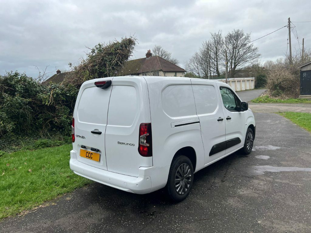Citroen Berlingo 1.5 Blue Hdi 950Driver 100 Xlwb  White #3