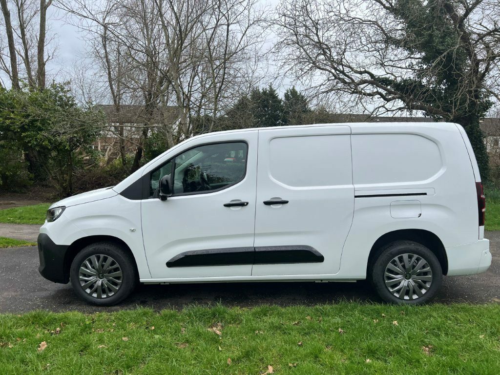 Citroen Berlingo 1.5 Blue Hdi 950Driver 100 Xlwb  White #6