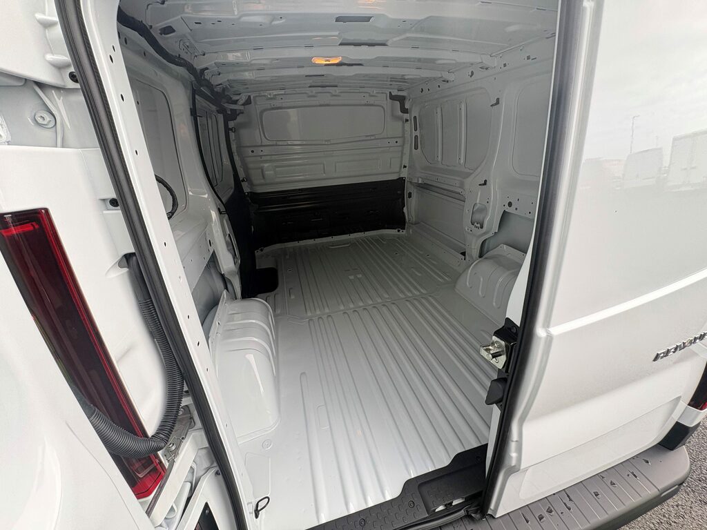 Renault Trafic Advance Sl30 2L Blue 130Bhp L1h1 Swb White #6