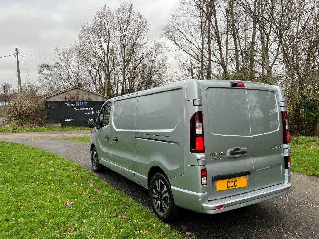 Renault Trafic 2.0 Ll30 Blue Dci 150 Extra Sport L2h1 Grey #5