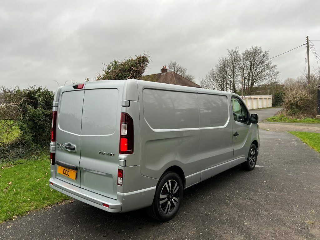 Renault Trafic 2.0 Ll30 Blue Dci 150 Extra Sport L2h1 Grey #3
