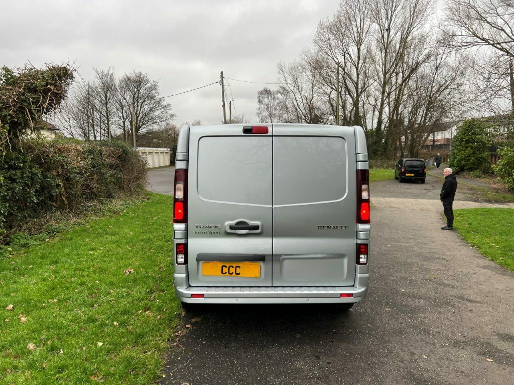 Renault Trafic 2.0 Ll30 Blue Dci 150 Extra Sport L2h1 Grey #4