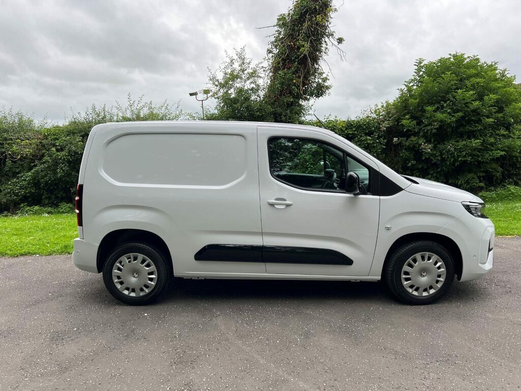 Vauxhall Combo 1.5 2300 Pro100 Swb  White #2