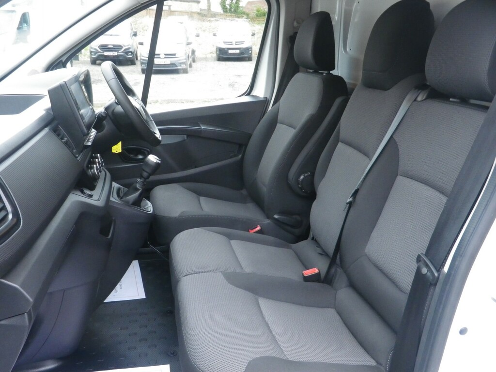 Renault Trafic Panel Van 2.0 Sl28 Blue Dci 130 Business Panel Va RO23NUW White #6