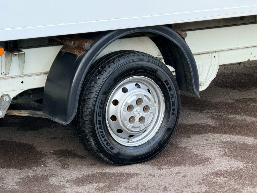Peugeot Boxer 2.2L Built For Business CV70CCJ White #6