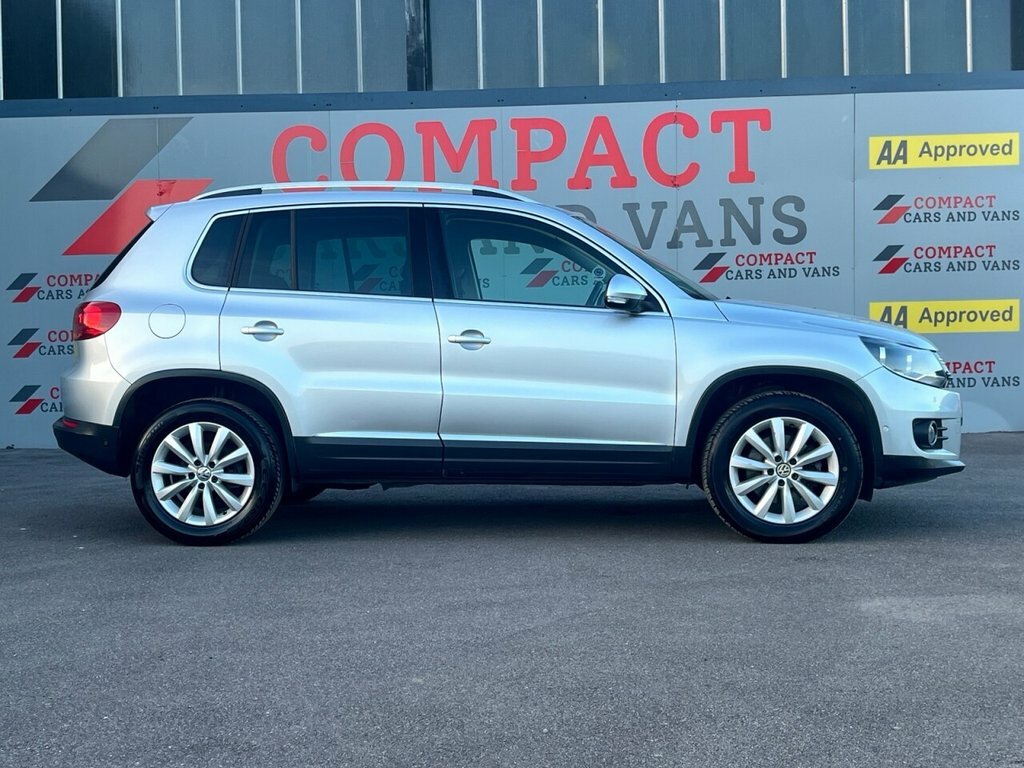 Volkswagen Tiguan 2L Match WJ64VCP Silver #4