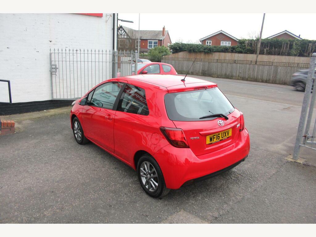 Toyota Yaris 1.0 Vvt-i Icon Euro 6 Red #3
