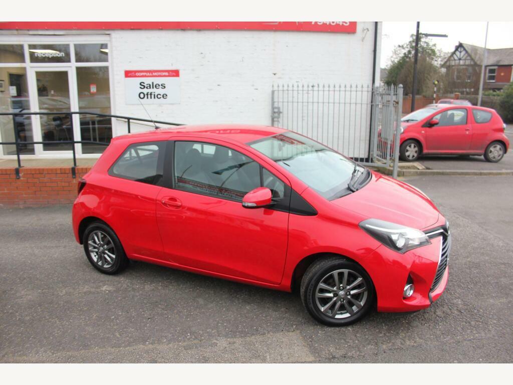 Toyota Yaris 1.0 Vvt-i Icon Euro 6 Red #2