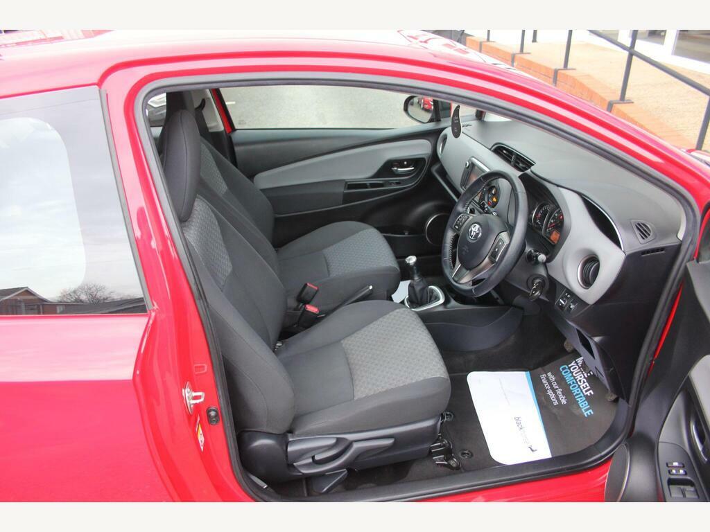 Toyota Yaris 1.0 Vvt-i Icon Euro 6 Red #6