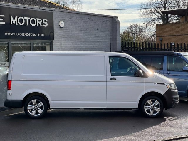 Volkswagen Transporter T6.1 2.0 Tdi T30 MJ70FJV White #4
