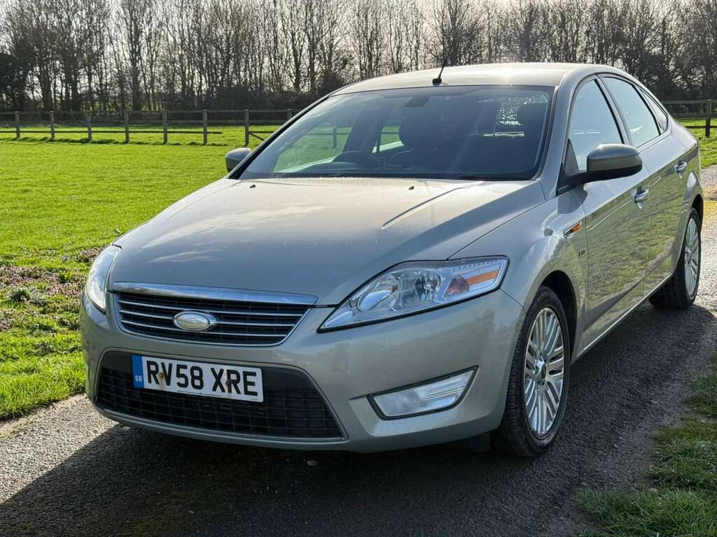Ford Mondeo 2.5 Mondeo Ghia T Silver #2