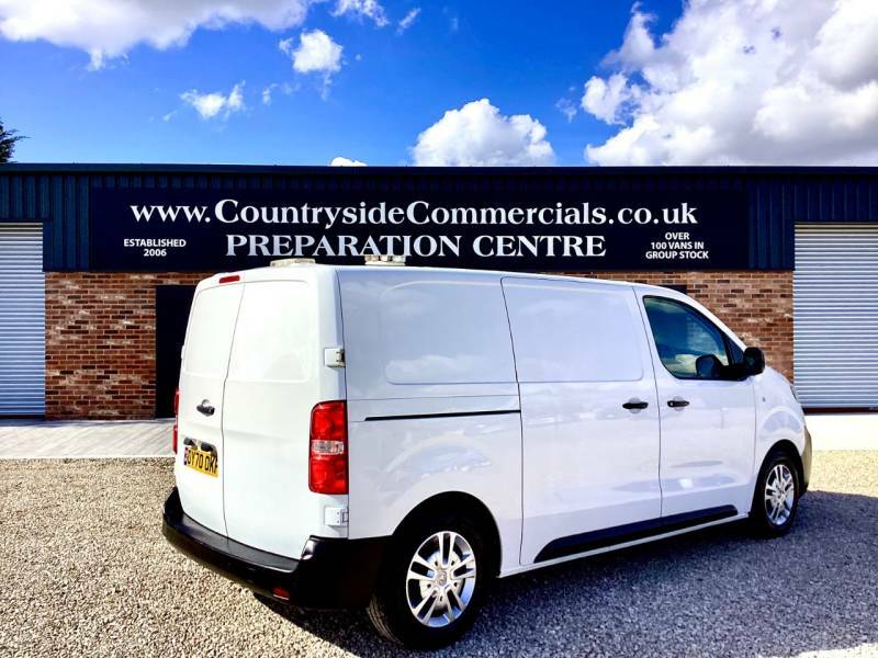 Vauxhall Vivaro 2700 1.5D 120Ps Dynamic H1 Van - 2020 70 DY70OKF White #4