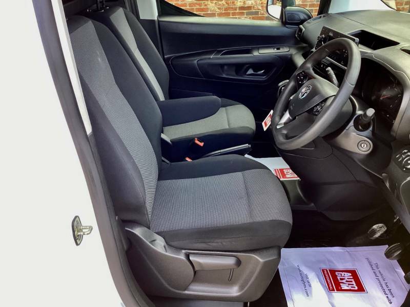 Vauxhall Combo 2000 1.5 Turbo D 100Ps H1 Sportive Van - 2019 69 VU69WJF White #6