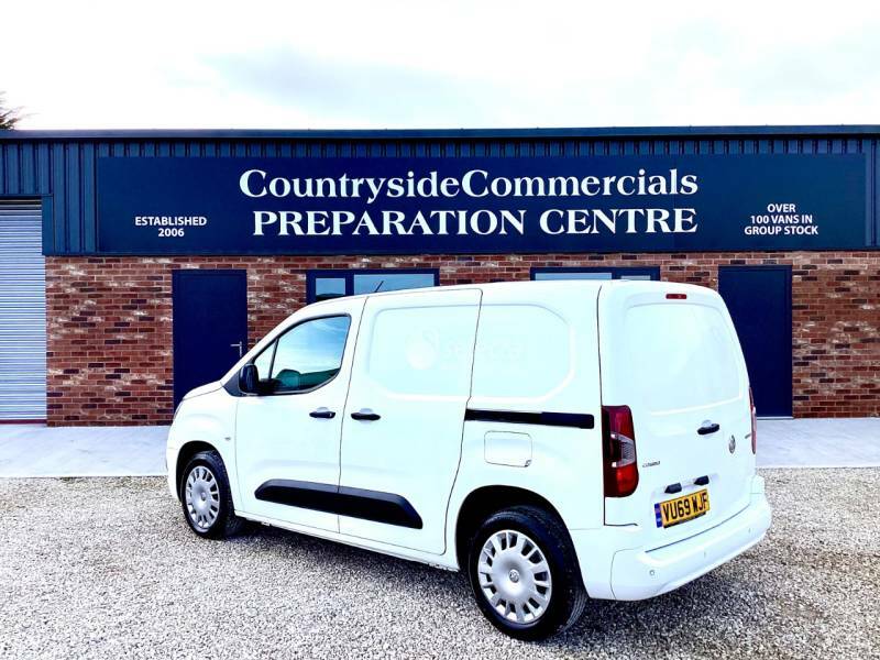 Vauxhall Combo 2000 1.5 Turbo D 100Ps H1 Sportive Van - 2019 69 VU69WJF White #4