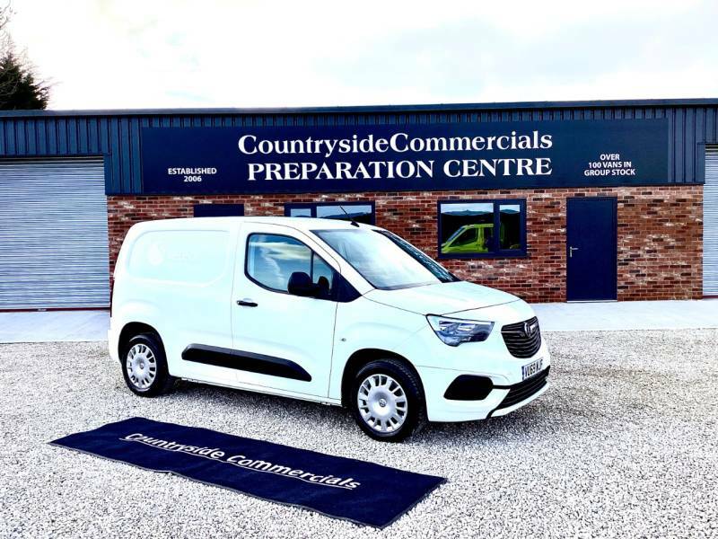 Vauxhall Combo 2000 1.5 Turbo D 100Ps H1 Sportive Van - 2019 69 White