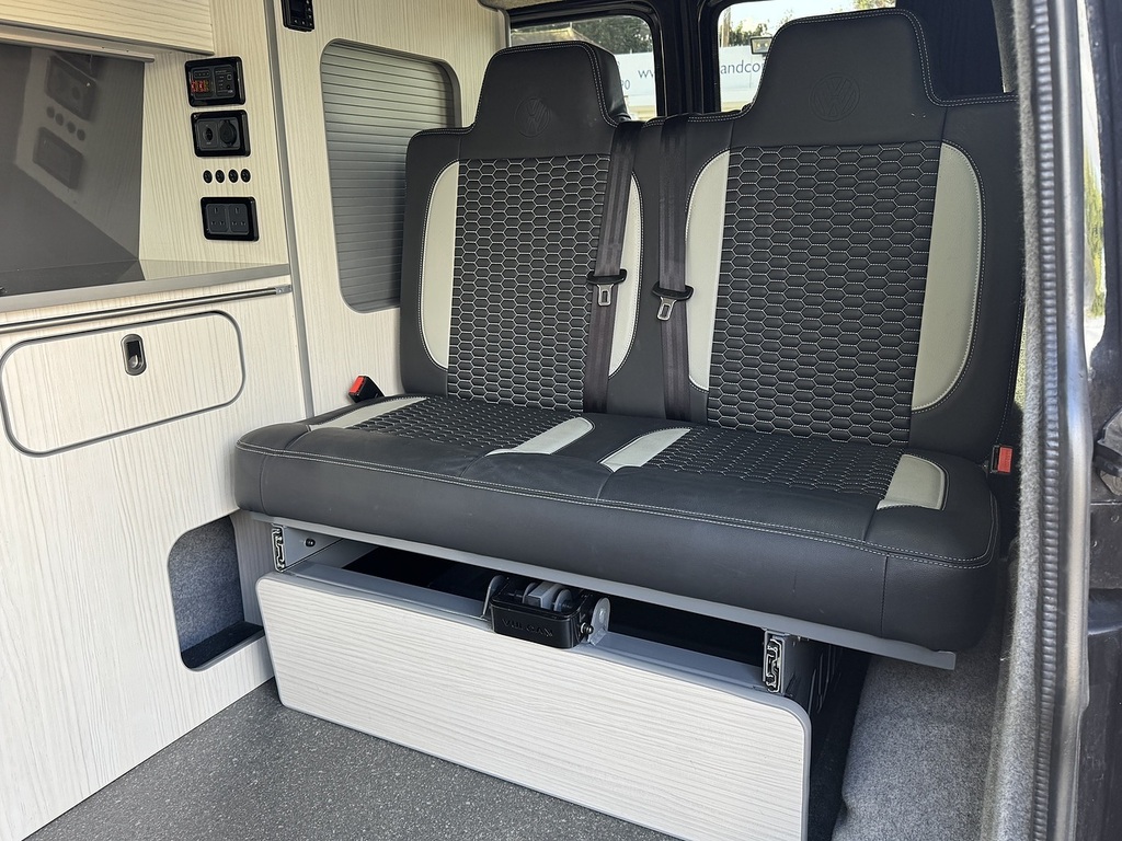 Volkswagen Transporter T6 T30 150 Swb Highline CY66CPX Black #6