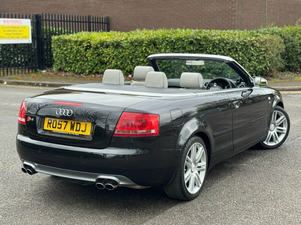 Audi S4 4.2L Null RO57WDJ Black #4