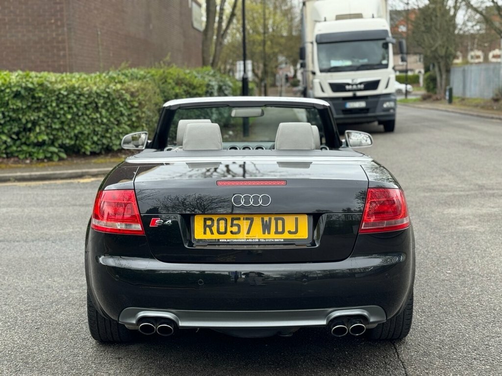 Audi S4 4.2L Null RO57WDJ Black #5