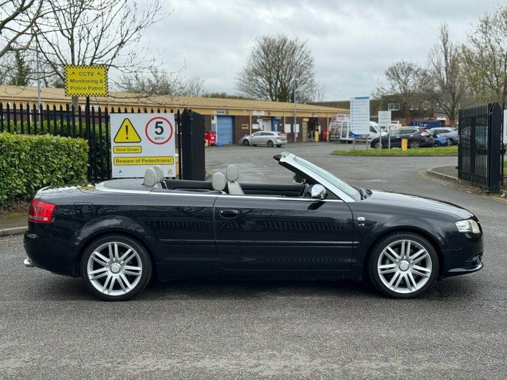 Audi S4 4.2L Null RO57WDJ Black #2