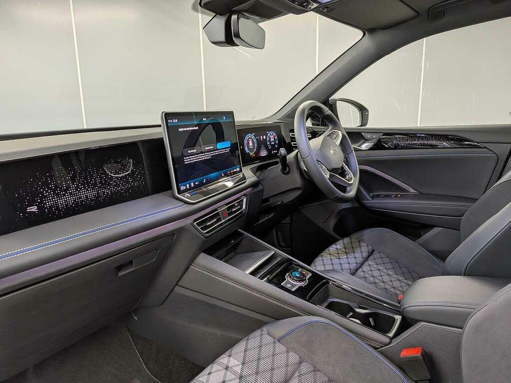 Volkswagen Tiguan 1.5 Etsi Mhev R-line Dsg Euro 6 Ss PN75SYY White #2