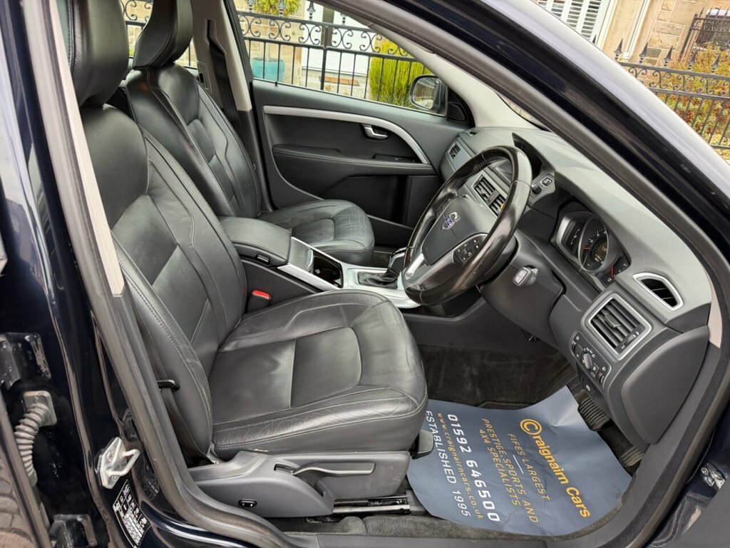 Volvo V70 Estate Blue #2
