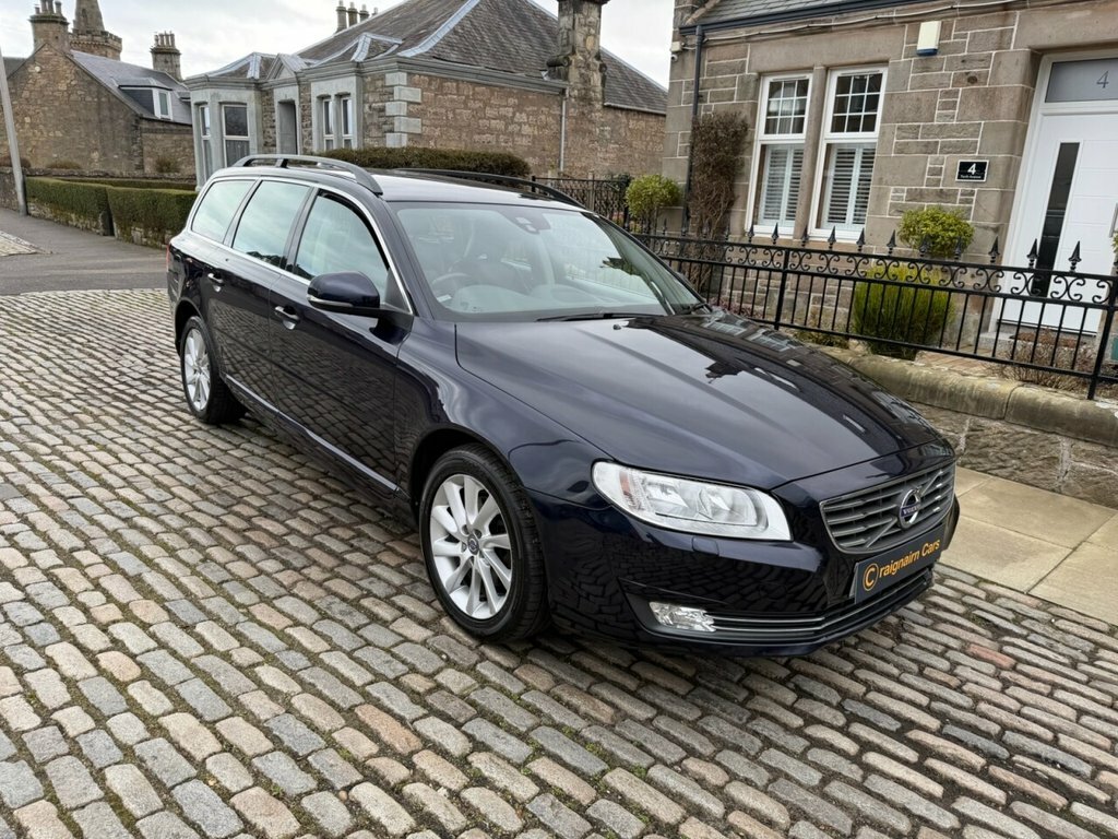 Volvo V70 Estate Blue #4