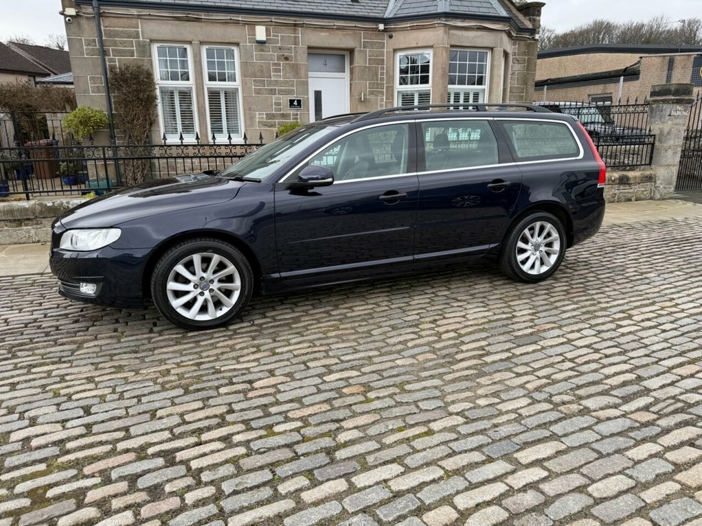 Volvo V70 Estate Blue #5