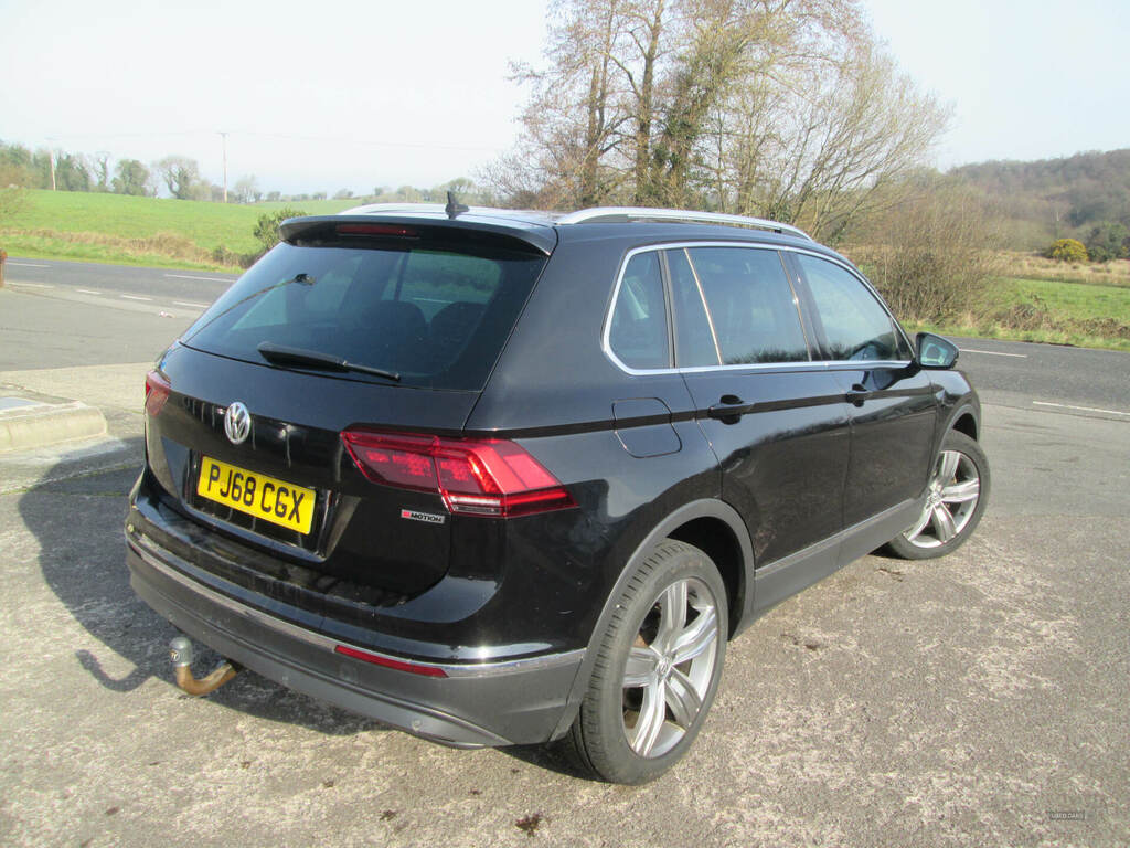 Volkswagen Tiguan 2.0 Tdi 150 4Motion Sel PJ68CGX Black #4