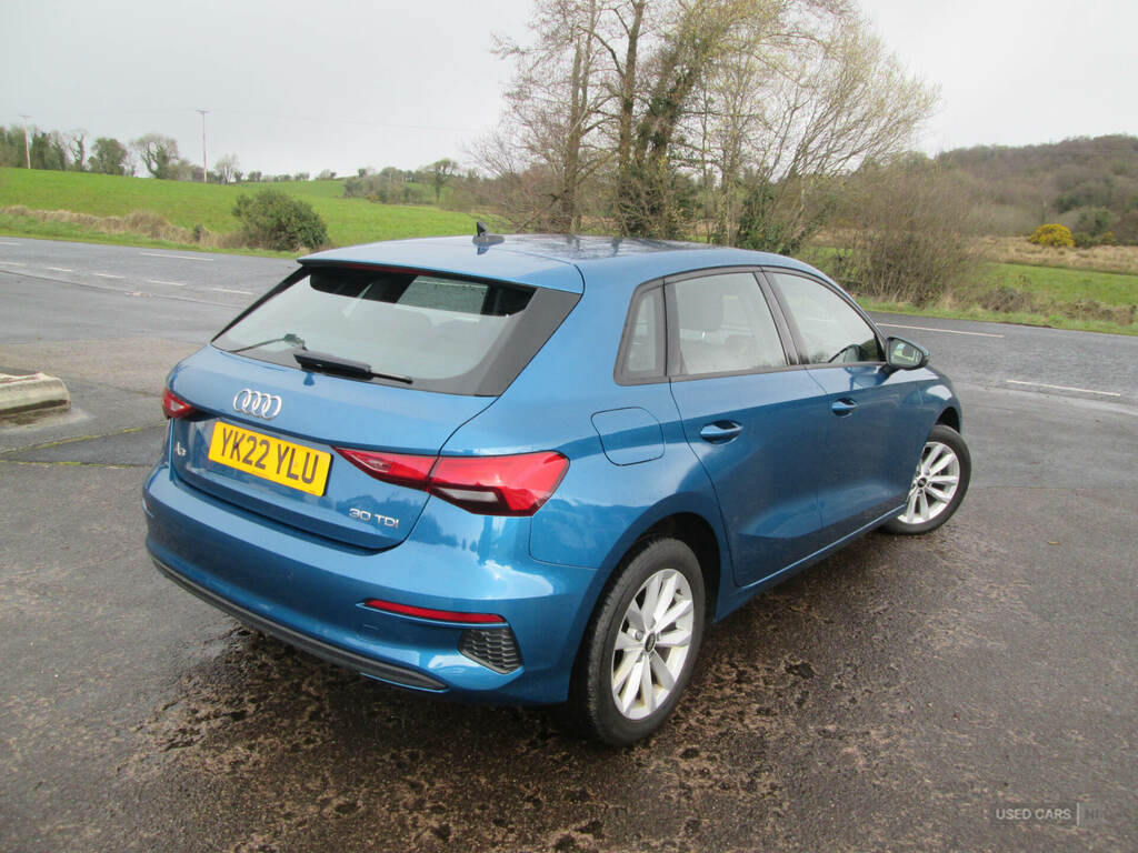 Audi A3 30 Tdi Technik YK22YLU Blue #5
