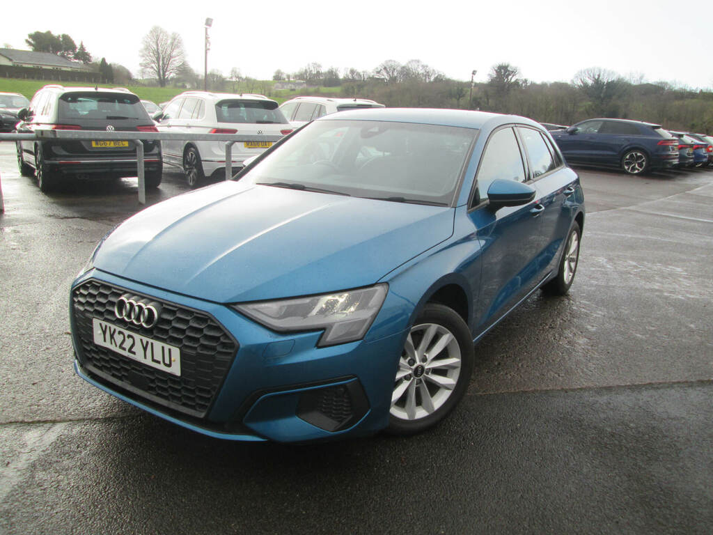 Audi A3 30 Tdi Technik YK22YLU Blue #2