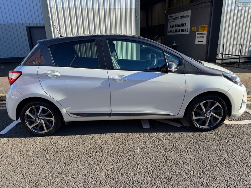 Toyota Yaris 1.5 Vvt-i 16V 111Bhp SY68WPT Black #2