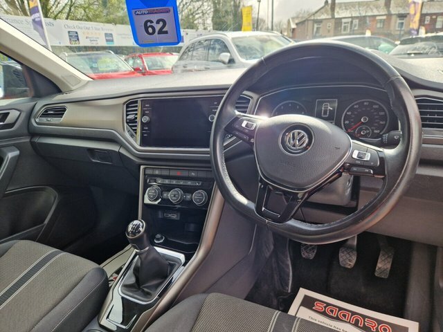 Volkswagen T-Roc T-roc Se Tsi BT68OVE Red #3