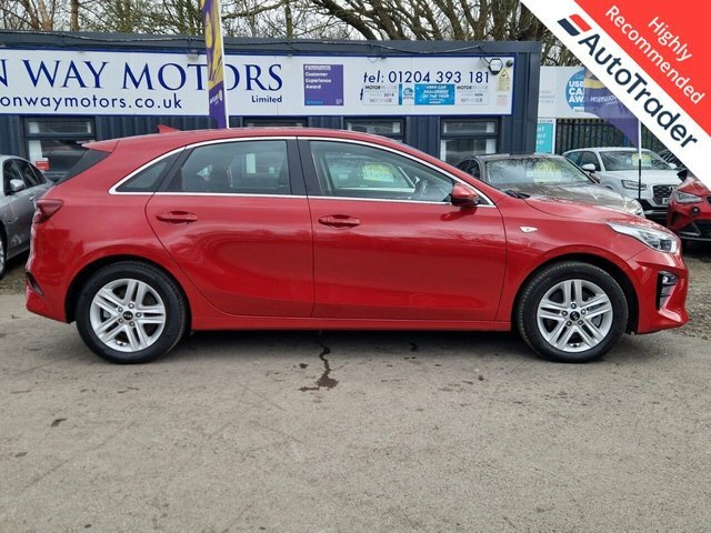 Kia Ceed Hatchback PJ71FFW Red #2