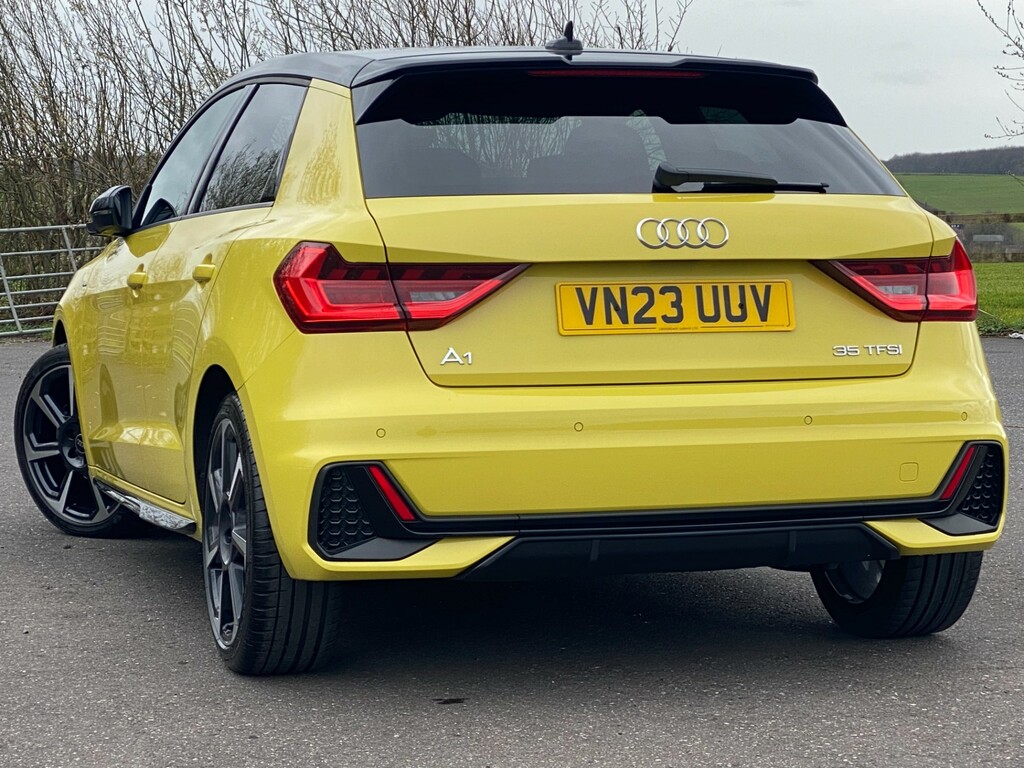 Audi A1 Sportback Tfsi 35 S-line Black Edition S-tronic - VN23UUV Yellow #3