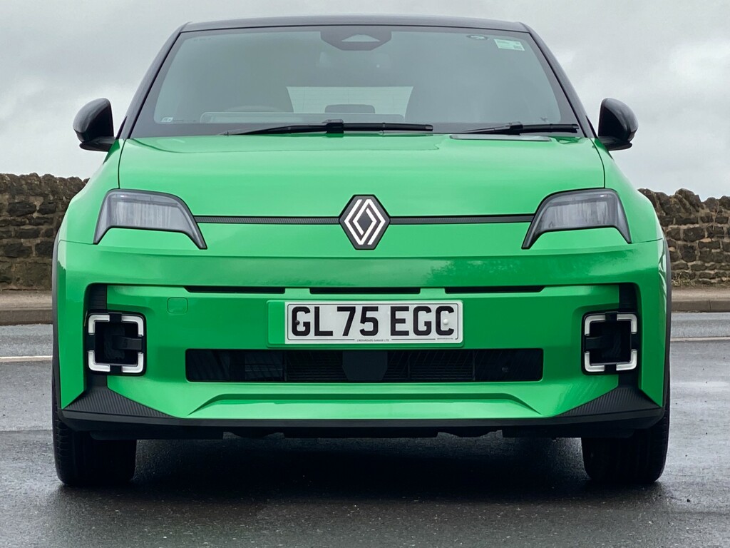 Renault 5 Electric Black #32