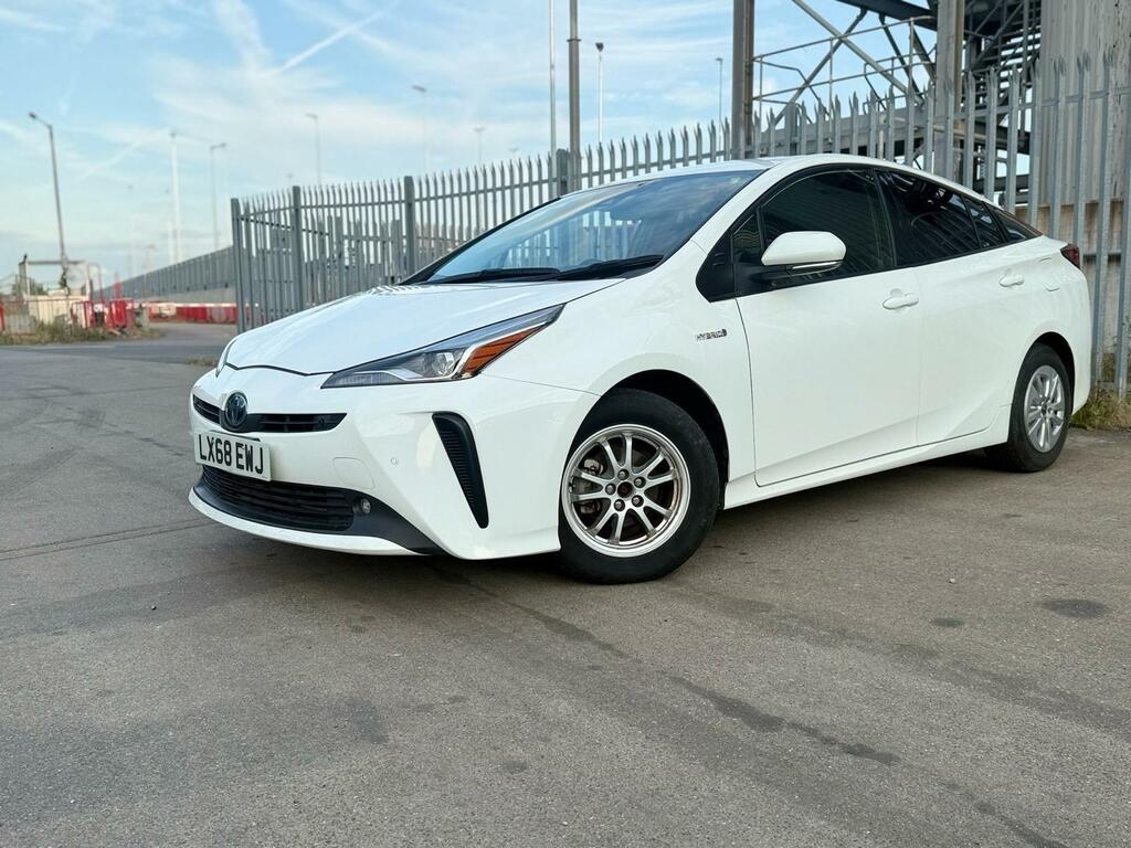 Toyota Prius 1.8 Vvt-h Active Hatchback Hybrid Cvt E White #3