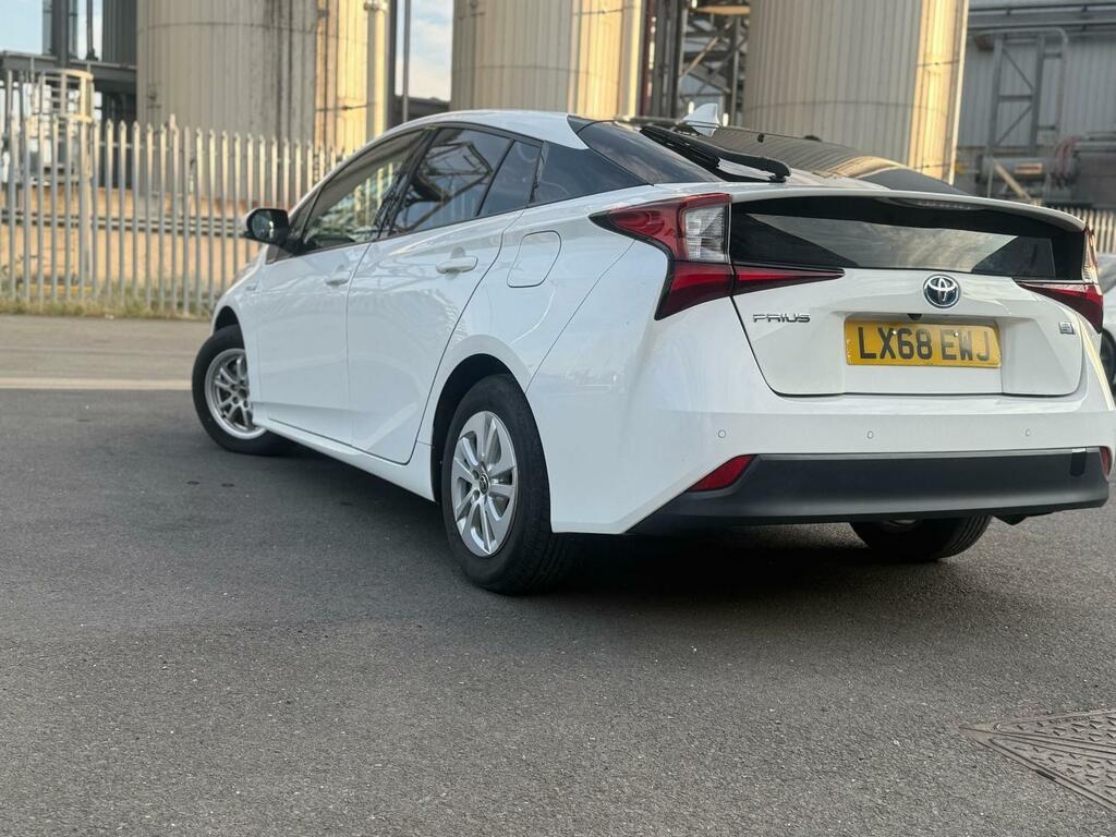 Toyota Prius 1.8 Vvt-h Active Hatchback Hybrid Cvt E White #4