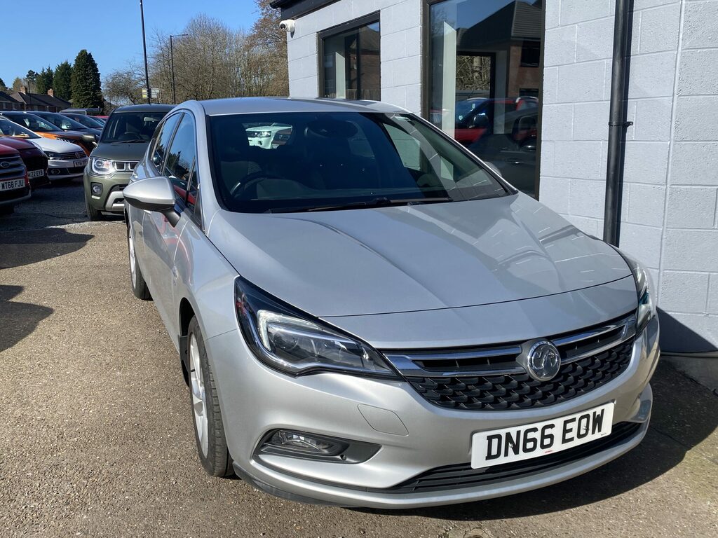Vauxhall Astra Vauxhall Astra 1.4 Turbo 16V 150 Sri. Hatch Silver