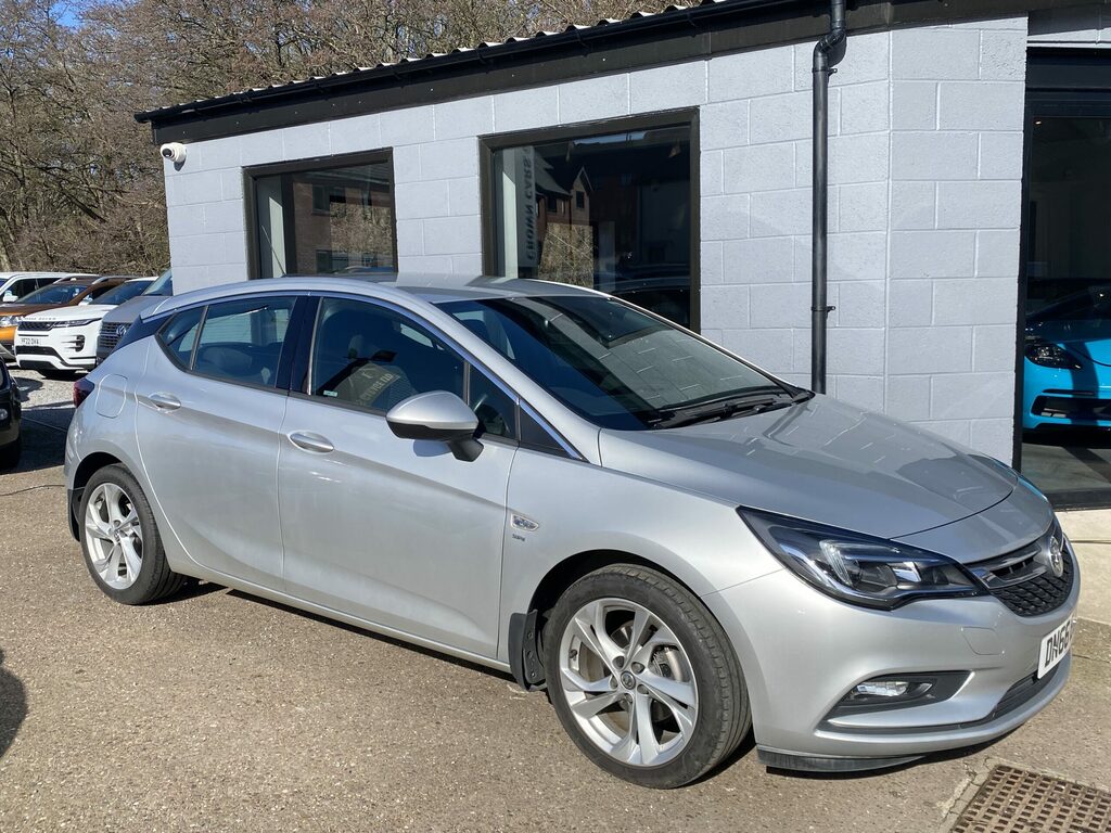 Vauxhall Astra Vauxhall Astra 1.4 Turbo 16V 150 Sri. Hatch DN66EOW Silver #3