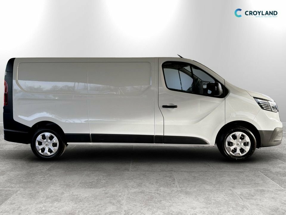 Renault Trafic 2L Start YB23WFE White #2