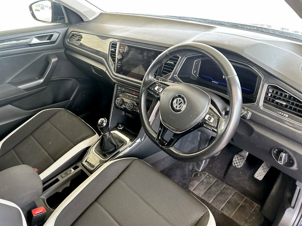 Volkswagen T-Roc 1L Sel DC68DDU Blue #5