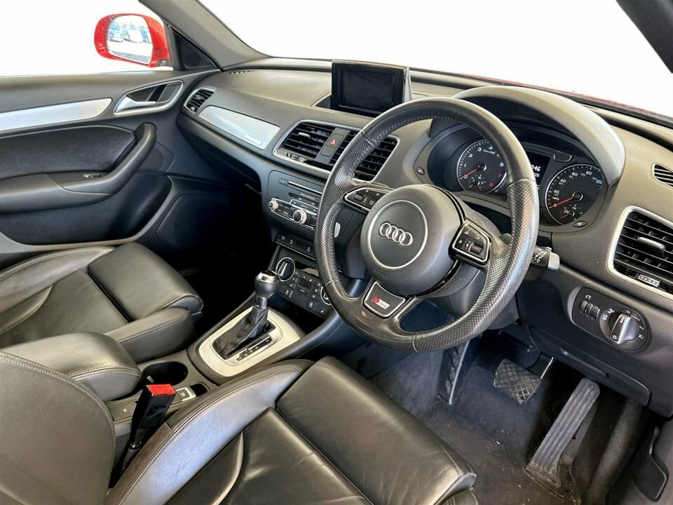 Audi Q3 2L S Line Plus Red #5