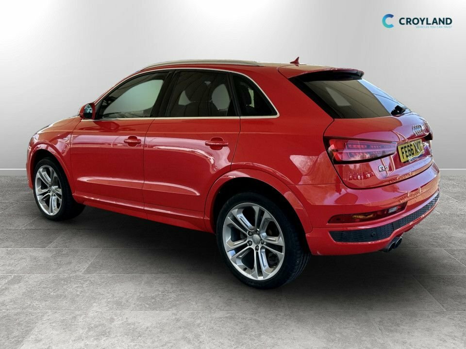 Audi Q3 2L S Line Plus Red #3