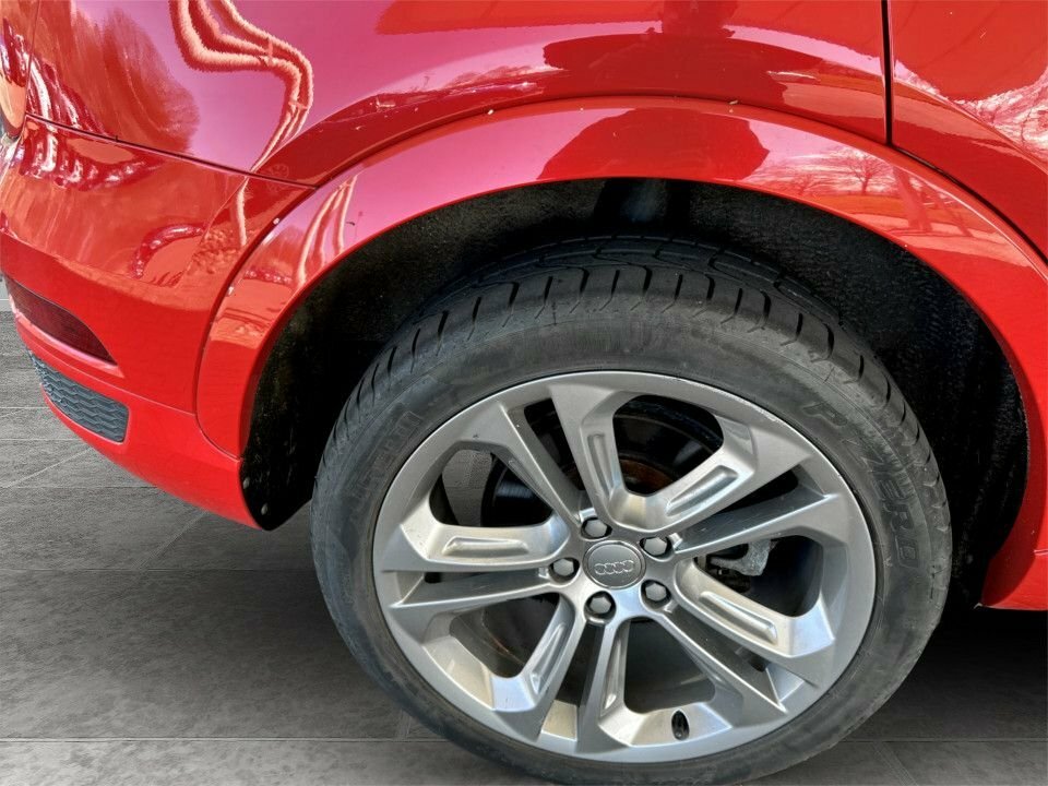 Audi Q3 2L S Line Plus Red #4