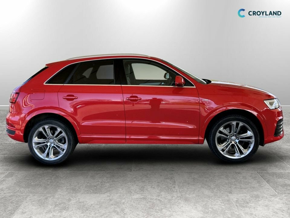 Audi Q3 2L S Line Plus Red #2