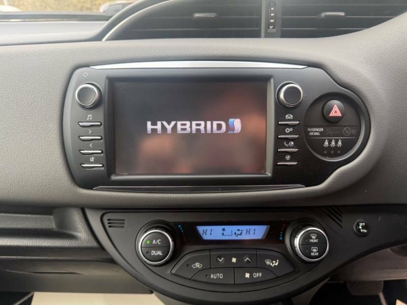 Toyota Yaris 1.5 Hybrid Icon Tech Cvt - Parking Sensors - R KU67UJC White #4