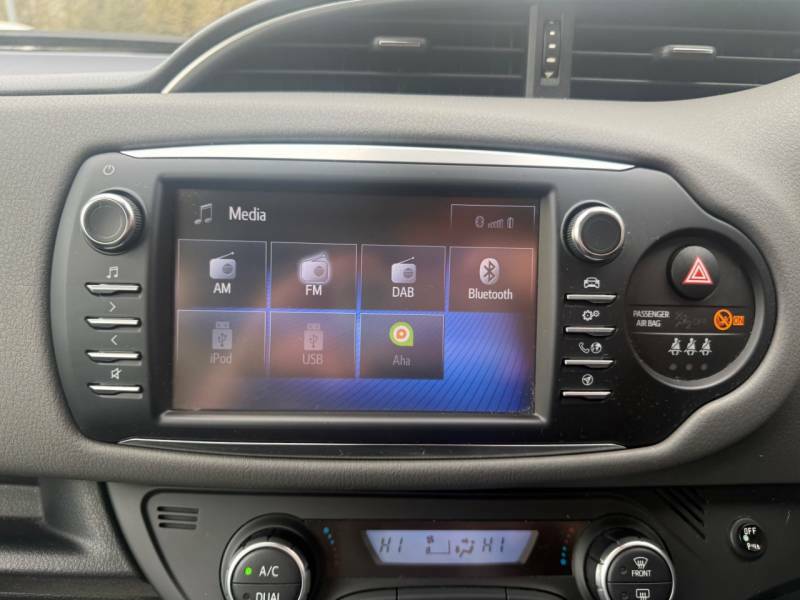 Toyota Yaris 1.5 Hybrid Icon Tech Cvt - Parking Sensors - R KU67UJC White #6