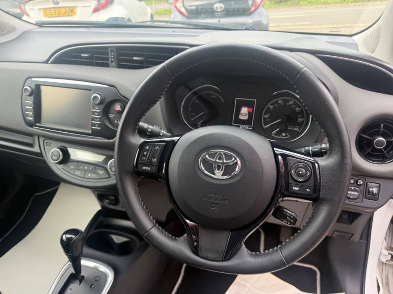 Toyota Yaris 1.5 Hybrid Icon Tech Cvt - Parking Sensors - R KU67UJC White #3